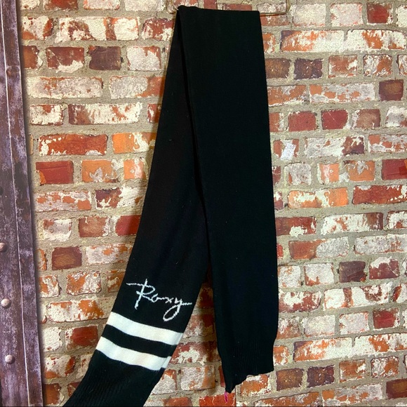 ROXY Logo Black Scarft White Logo EUC - Picture 1 of 7